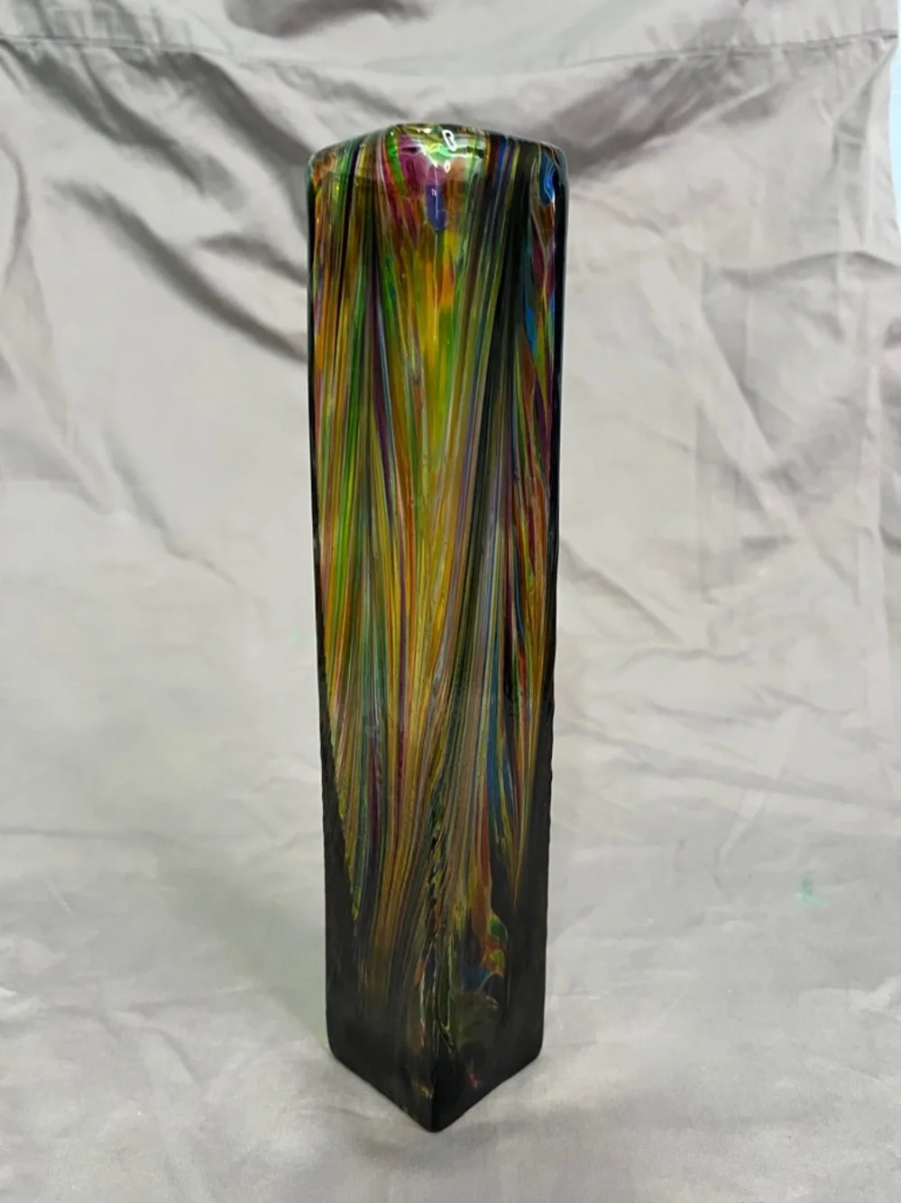 Colorful art glass vase, in the style of hand-blown "peacock" glass. - Picture 2 of 8